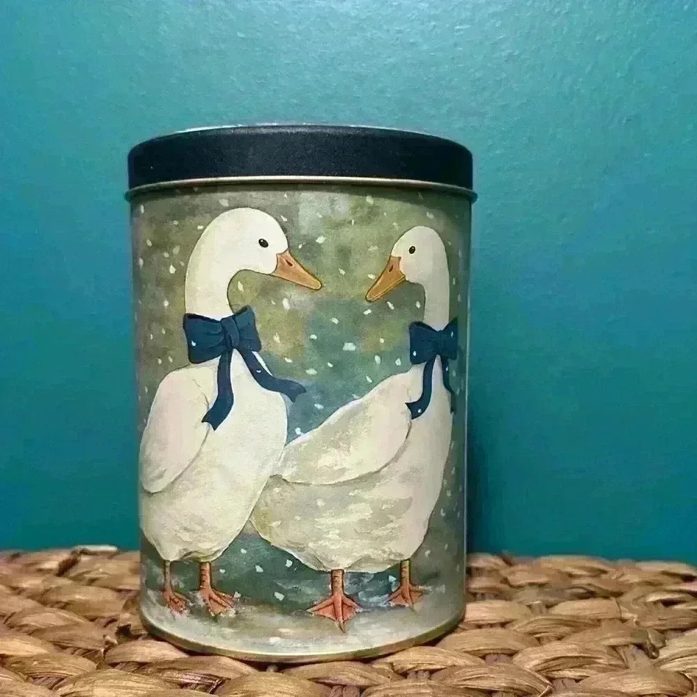 Vintage 80s Winter Geese Collectors Tin